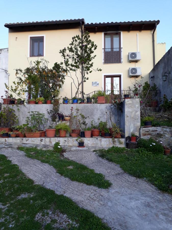 B&B S'Arrosa Antiga Santadi Exterior foto